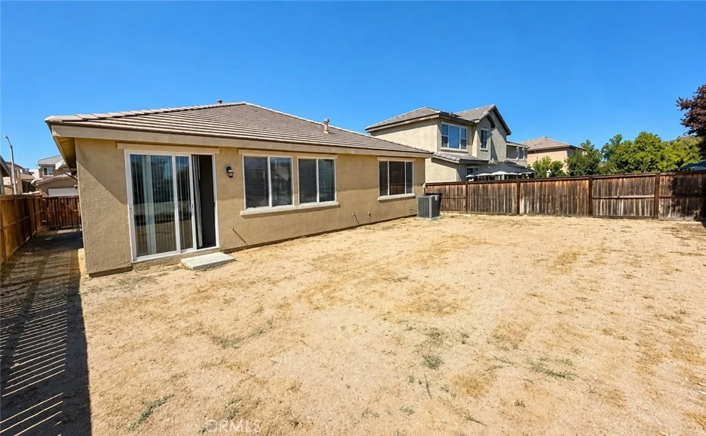 15255 Riverview Ln, Victorville, CA 92394