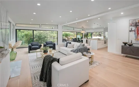 3920 Weslin Avenue, Sherman Oaks, CA MLS: SR25102310
