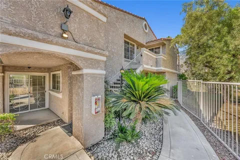 2700 E Mesquite Avenue Unit F40, Palm Springs, CA MLS: PW25000270