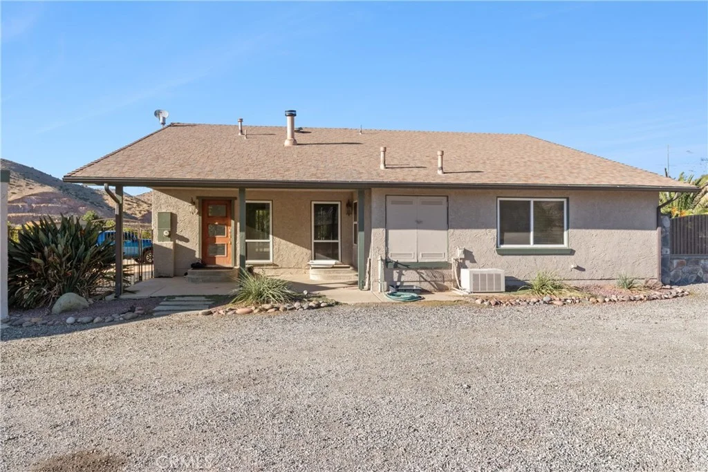 541 Foreston Dr, Palmdale, CA 93510 photo 2