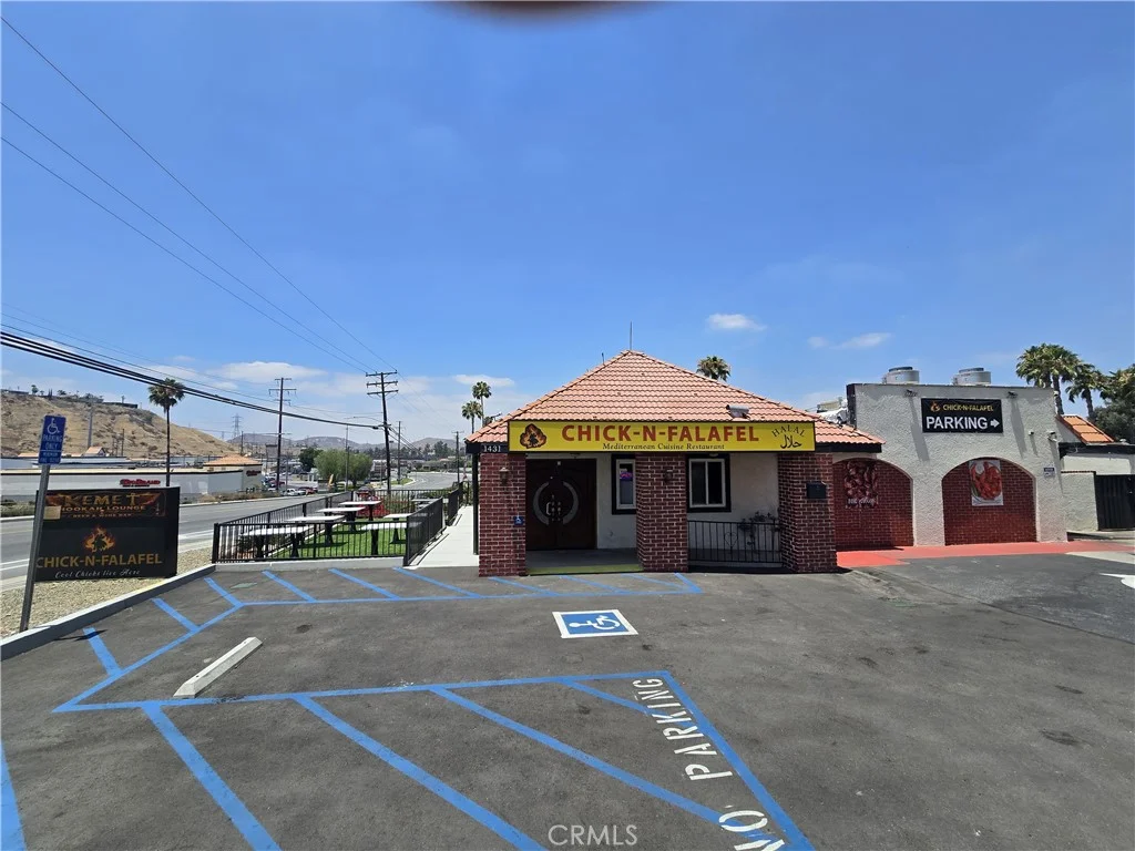 1431 E Washington St, Colton, CA 92324 photo 2