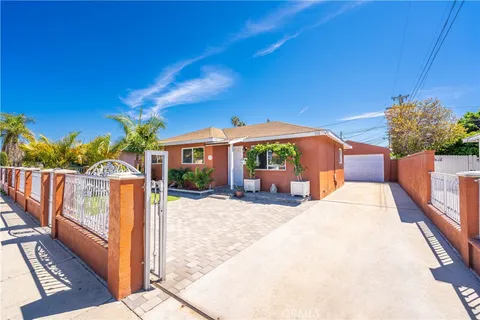 712 W F Street, Wilmington, CA 90744 - MLS#: PW25079202
