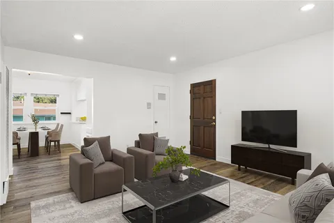 5845 Bowcroft Street Unit 4, Los Angeles, CA 90016 - MLS#: SB25026784