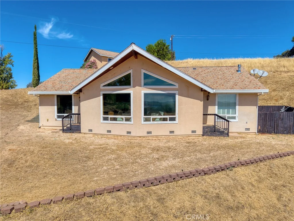 7741 Al Dr, Lucerne, CA 95443