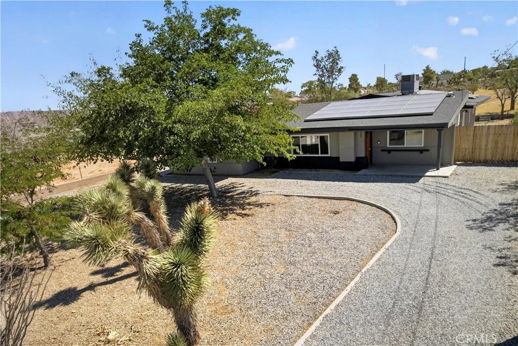 7405 Warren Vista Ave, Yucca Valley, CA 92284