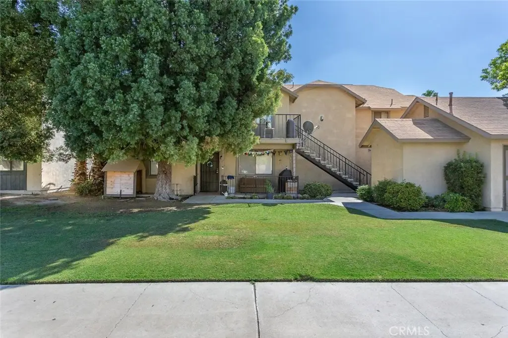 2716 Villalovos Court, Bakersfield, CA 93304