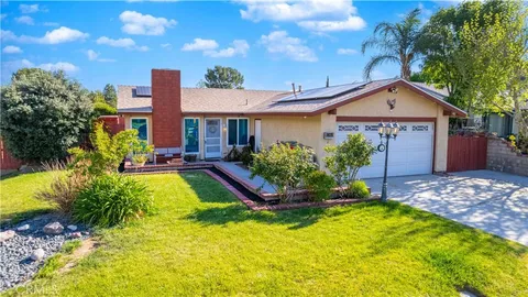 30225 Jasmine Valley Drive, Canyon Country, CA MLS: SR25082757