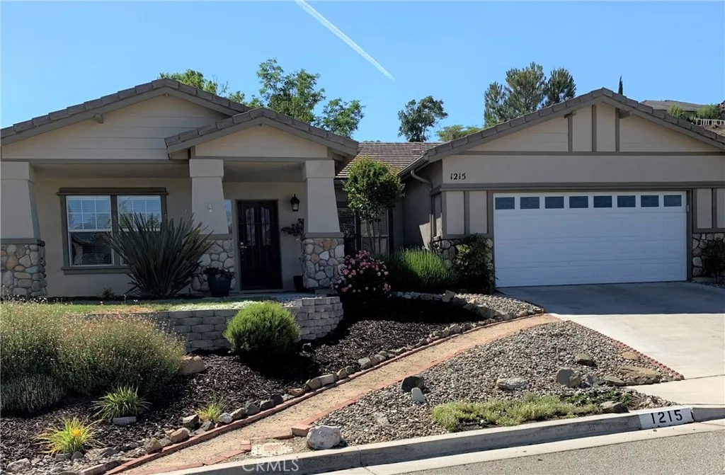 1215 Shadow Meadow Way, Paso Robles, CA 93446
