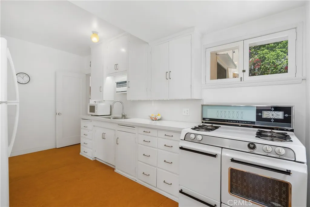 Additional image 52 of 2364 Canyon Drive, Los Angeles, CA 90068