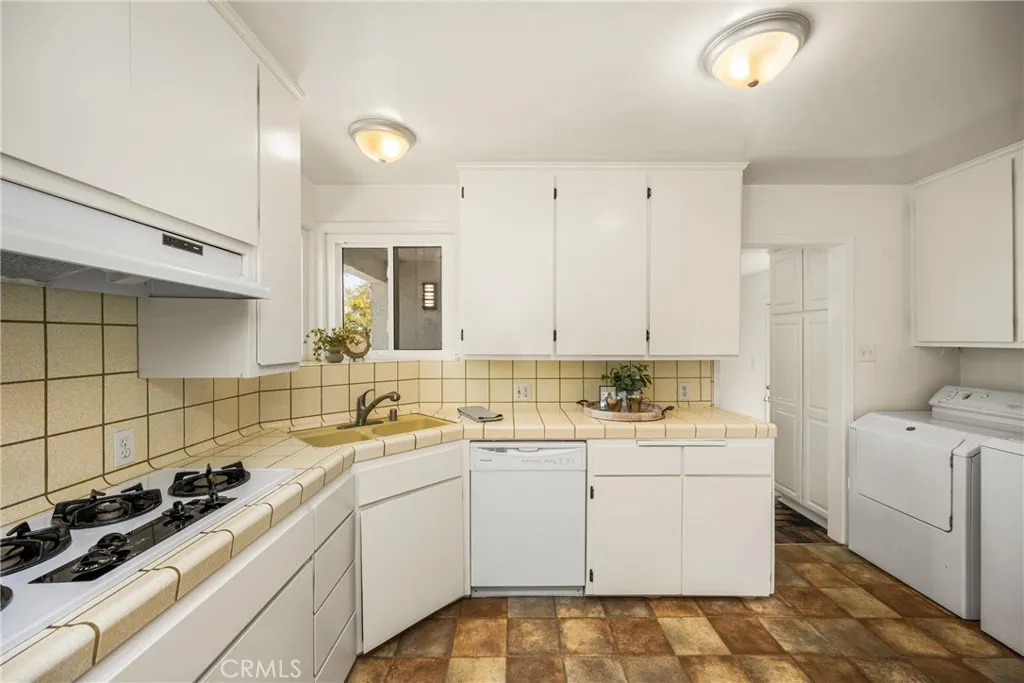 Additional image 25 of 1842 N Greenbrier Rd, Long Beach, CA 90815