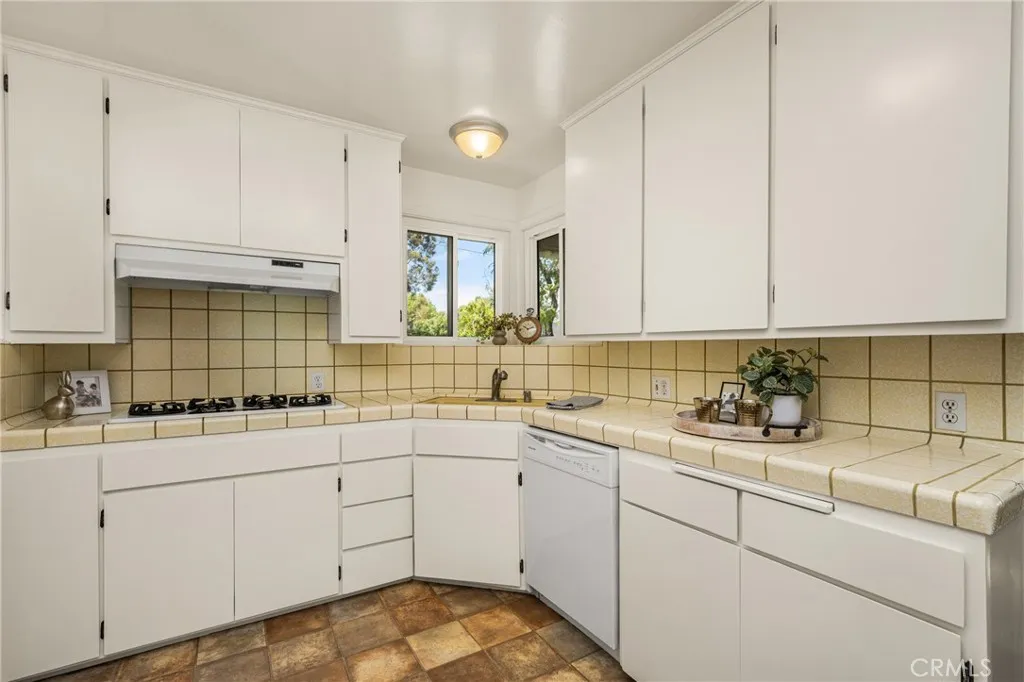 Additional image 73 of 1842 N Greenbrier Rd, Long Beach, CA 90815