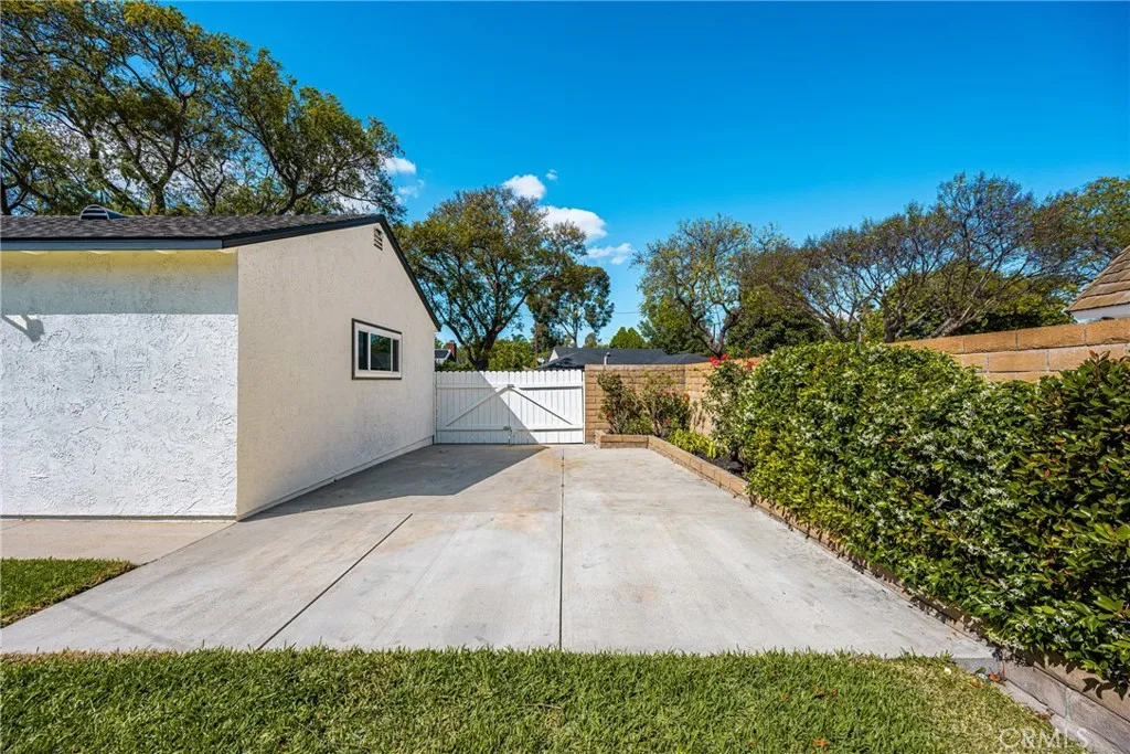 Additional image 47 of 1842 N Greenbrier Rd, Long Beach, CA 90815