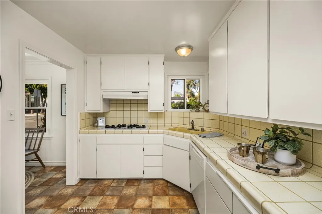 Additional image 74 of 1842 N Greenbrier Rd, Long Beach, CA 90815