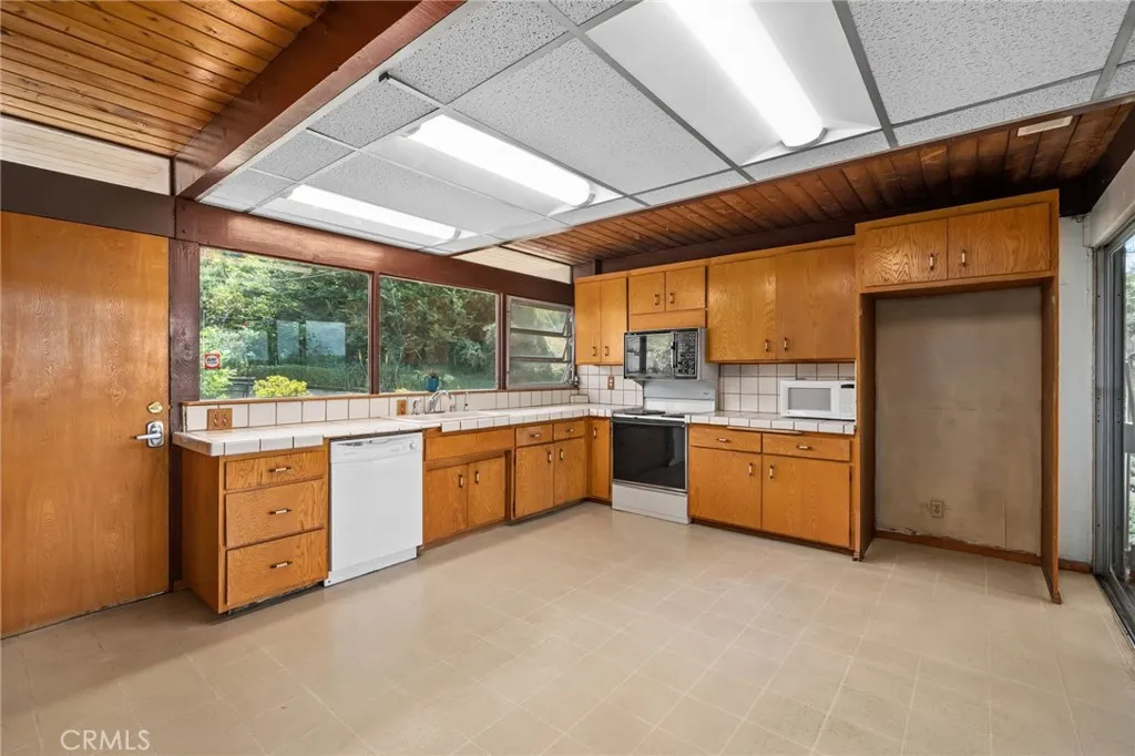 Additional image 52 of 20804 E Via Verde St, Covina, CA 91724