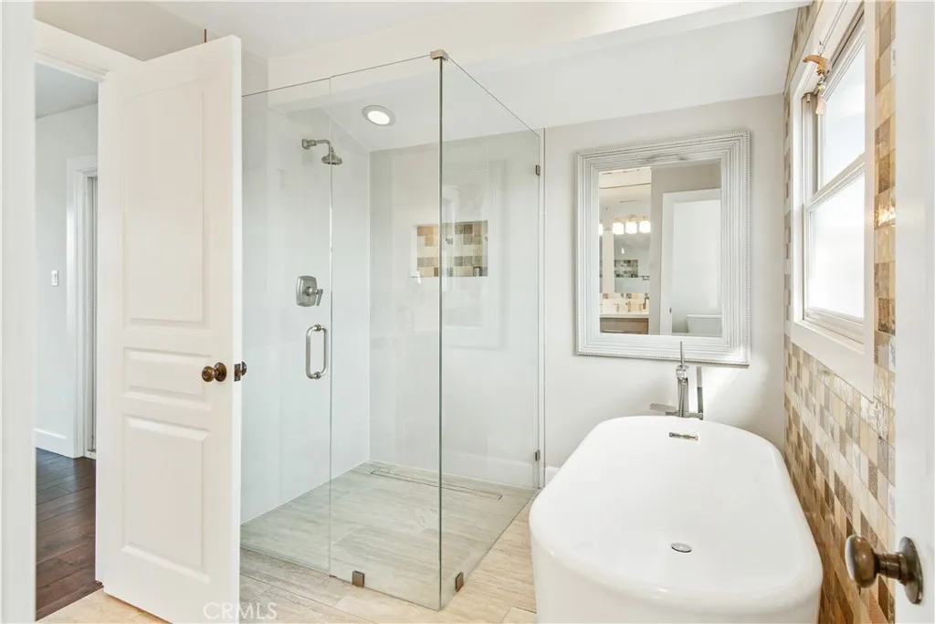 Additional image 16 of 420 S Broadway Unit A, Redondo Beach, CA 90277