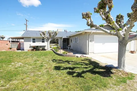 601 Lance Drive, Barstow, CA MLS: HD25073184
