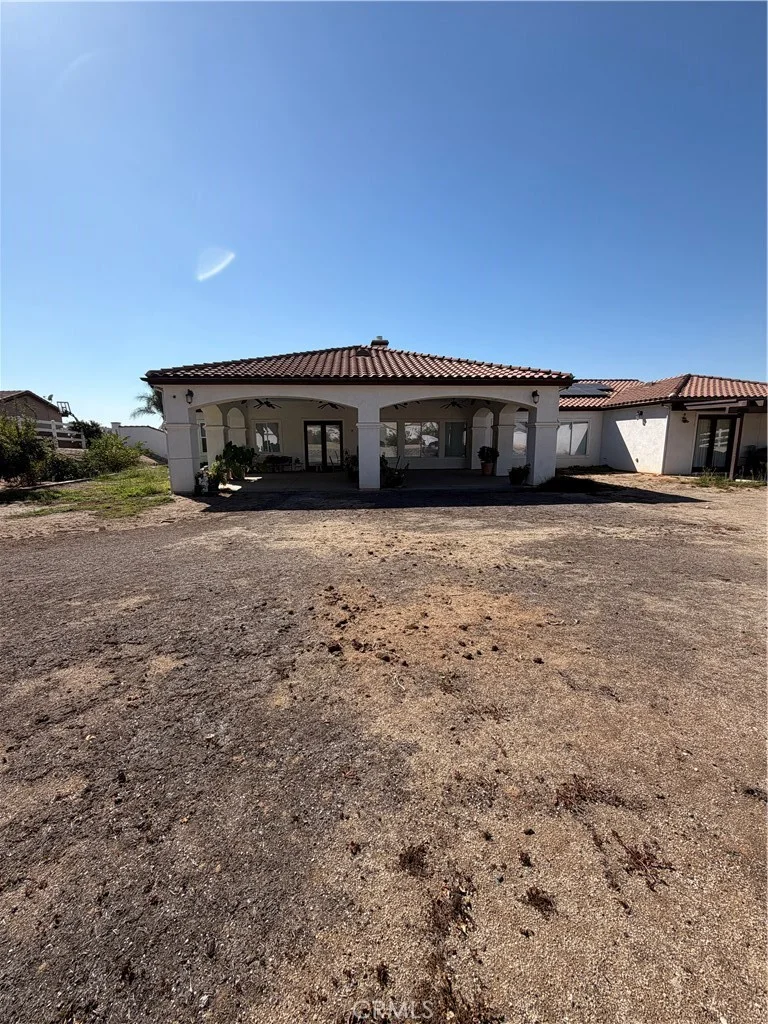 18268 Hollowtree Lane, Riverside, CA 92504