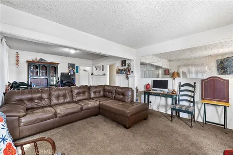 2122 Palm Street, Bakersfield, CA 93304 - MLS#: OC25062952