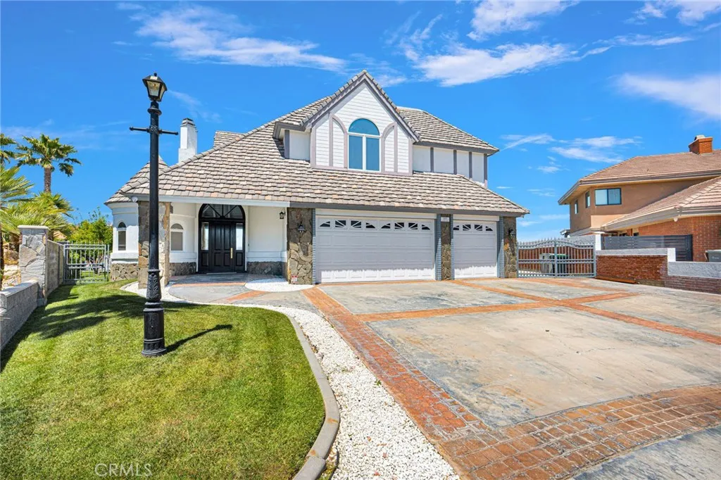 Additional image 2 of 13570 Anchor Dr, Victorville, CA 92395