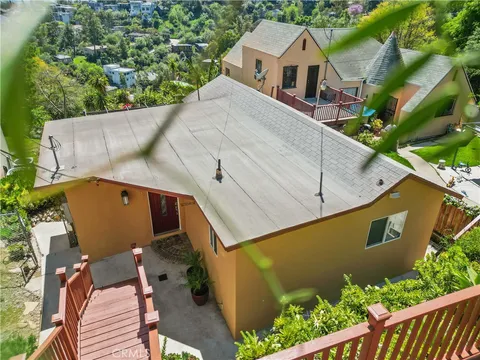 637 Sunnyhill Drive, Los Angeles, CA MLS: SR25087527
