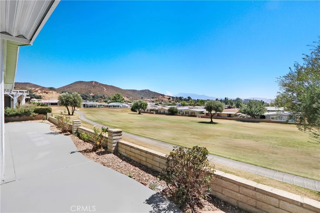 10002 Frontier Trl, Cherry Valley, CA 92223