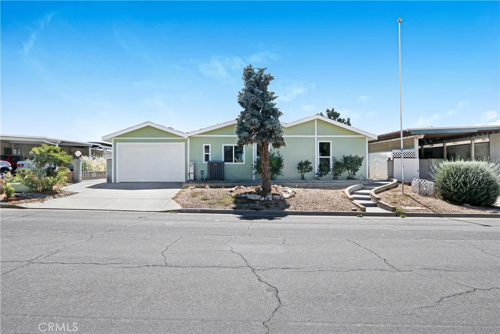10002 Frontier Trl, Cherry Valley, CA 92223 photo 2