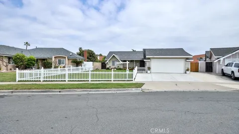 11864 Mayflower Circle, Fountain Valley, CA MLS: OC25085733