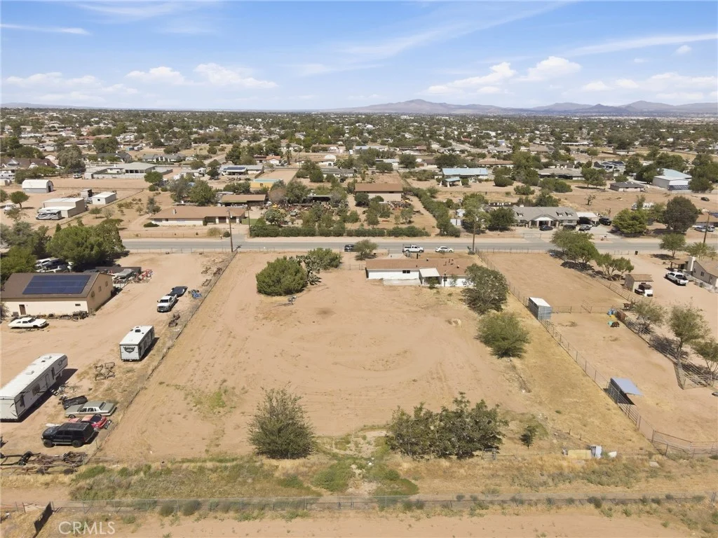 15561 Ash Street, Hesperia, CA 92345