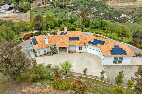 40042 Via Caballos Rd, Murrieta, CA MLS: SW25058941