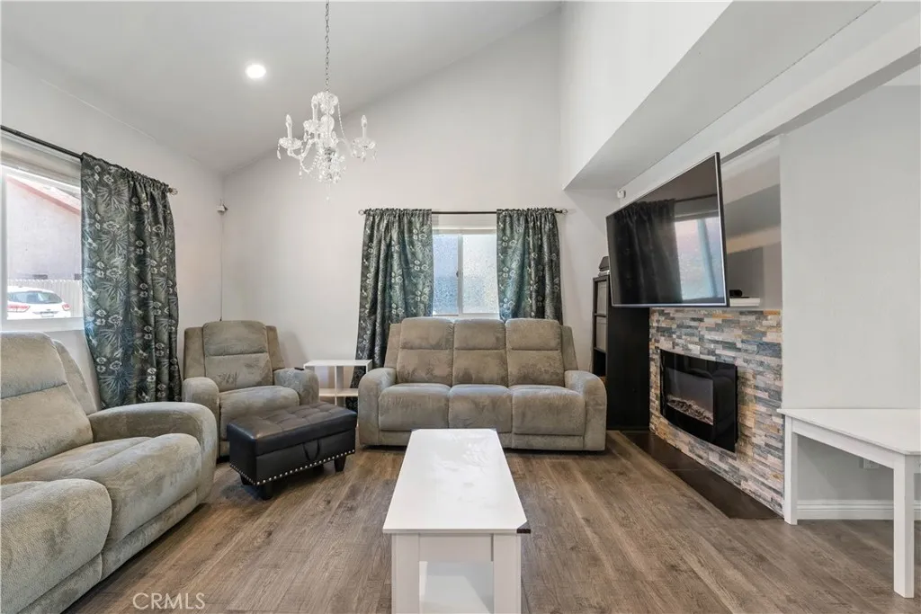 Additional image 3 of 9946 Owensmouth Ave, Chatsworth, CA 91311