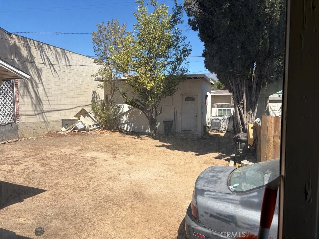 1025 W Ramsey St, Banning, CA 92220