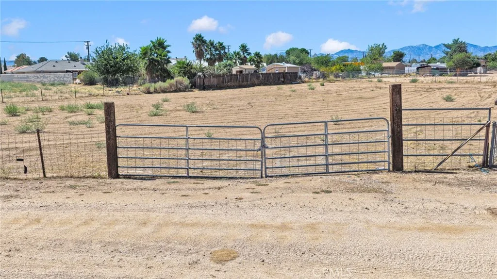 1 Kern Avenue, Hesperia, CA 92435