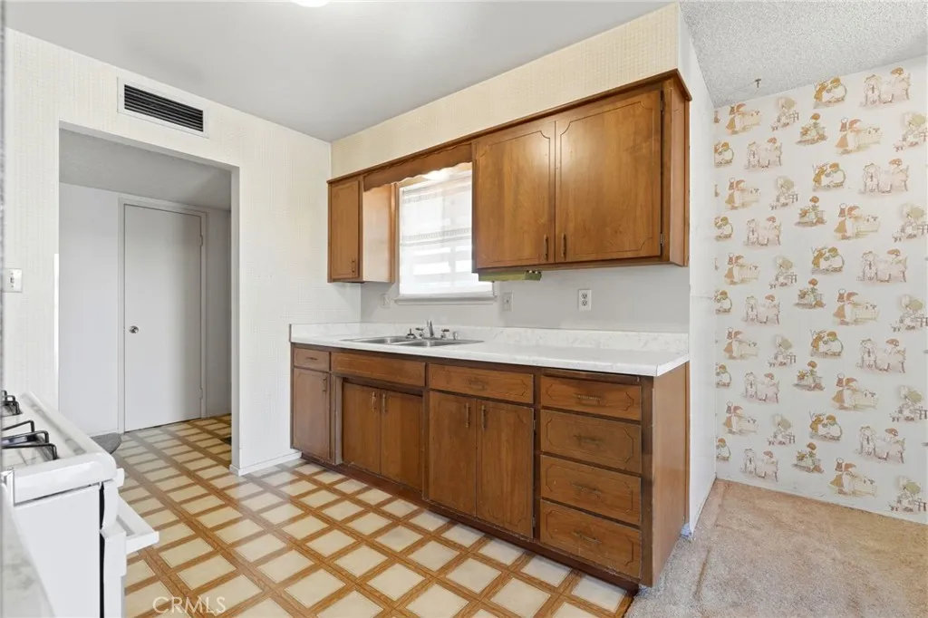 Additional image 57 of 3345 W Laurel Ave, Visalia, CA 93277