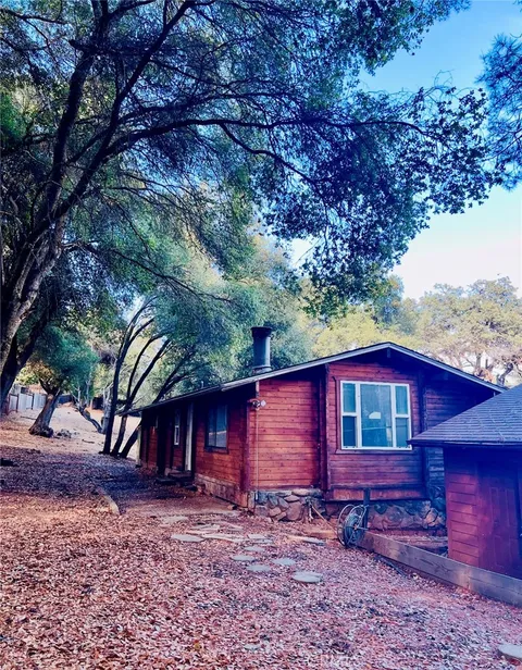 10695 Edgewater Dr, Kelseyville, CA MLS: LC25055826