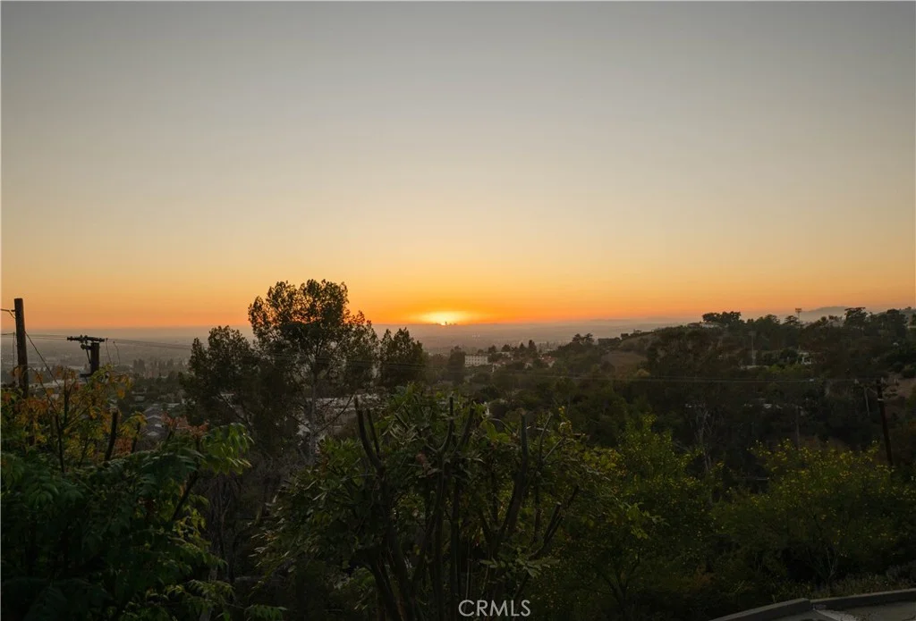 14001 Summit Dr, Whittier, CA 90602