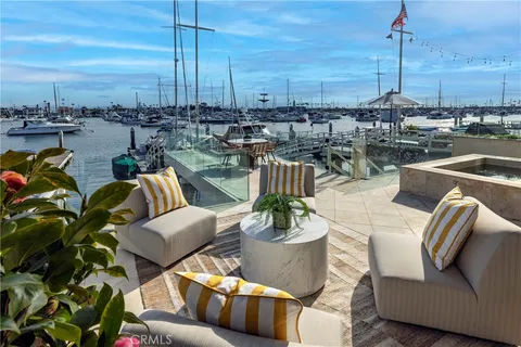 517 Via Lido Soud, Newport Beach, CA MLS: NP25087974