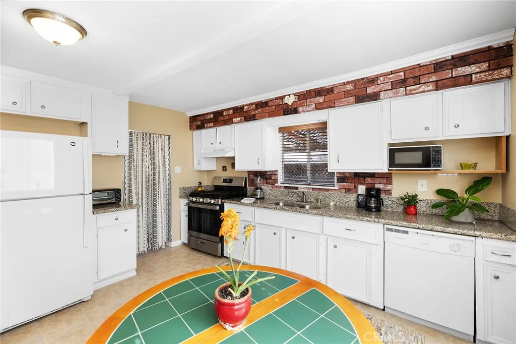 Additional image 32 of 32930 Marie Drive, Lake Elsinore, CA 92530