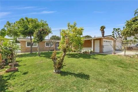 6109 N Traymore Avenue, Azusa, CA 91702 - MLS#: CV25098881