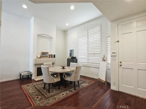 813 N Martel Avenue Unit 2, Los Angeles, CA MLS: AR25084226