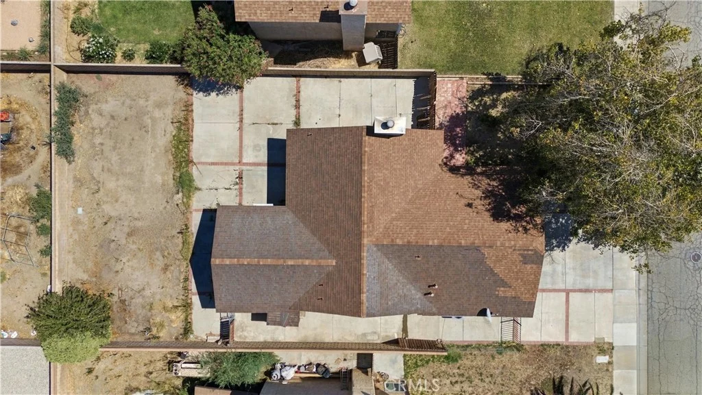 2533 Topaz Ln, Lancaster, CA 93535