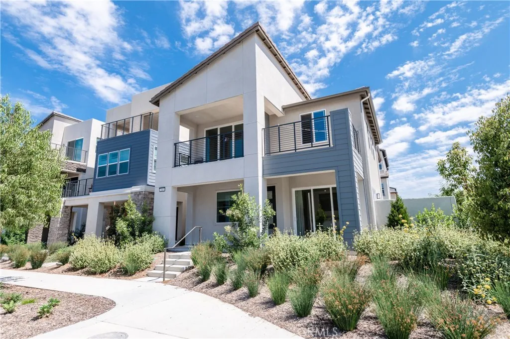 141 Rondo, Irvine, CA 92618