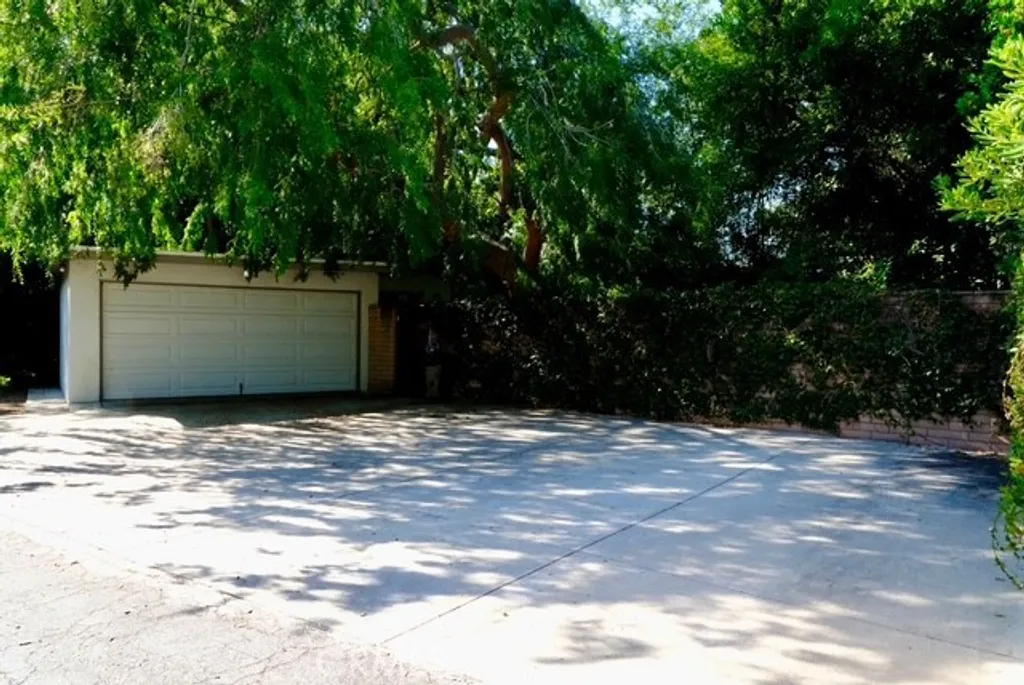 626 W 9th St, Claremont, CA 91711