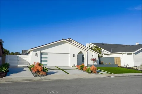984 Carnation Ave, Costa Mesa, CA MLS: OC25051023