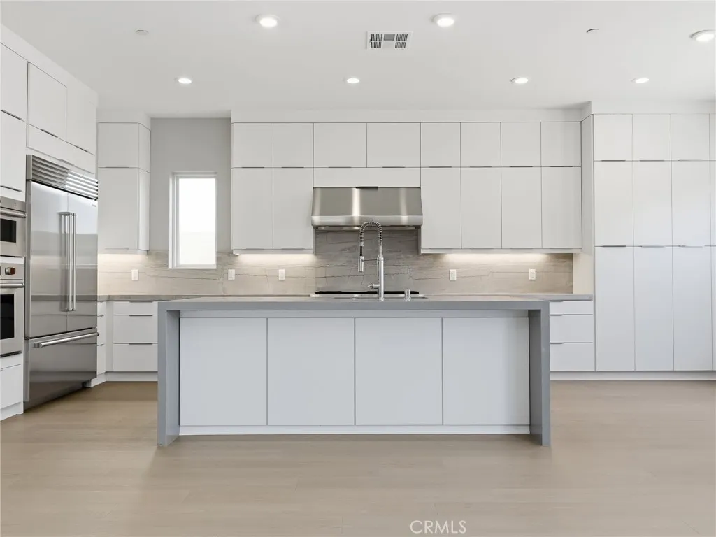 Additional image 32 of 132 Creation, Irvine, CA 92618