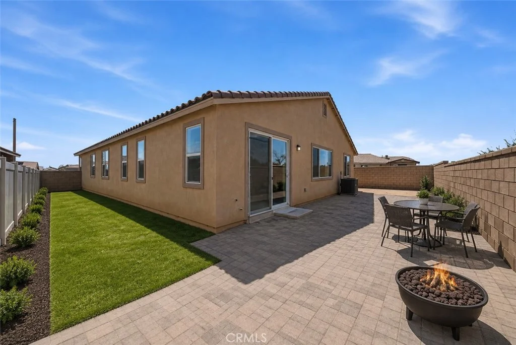 8660 Chester Avenue, Hesperia, CA 92344
