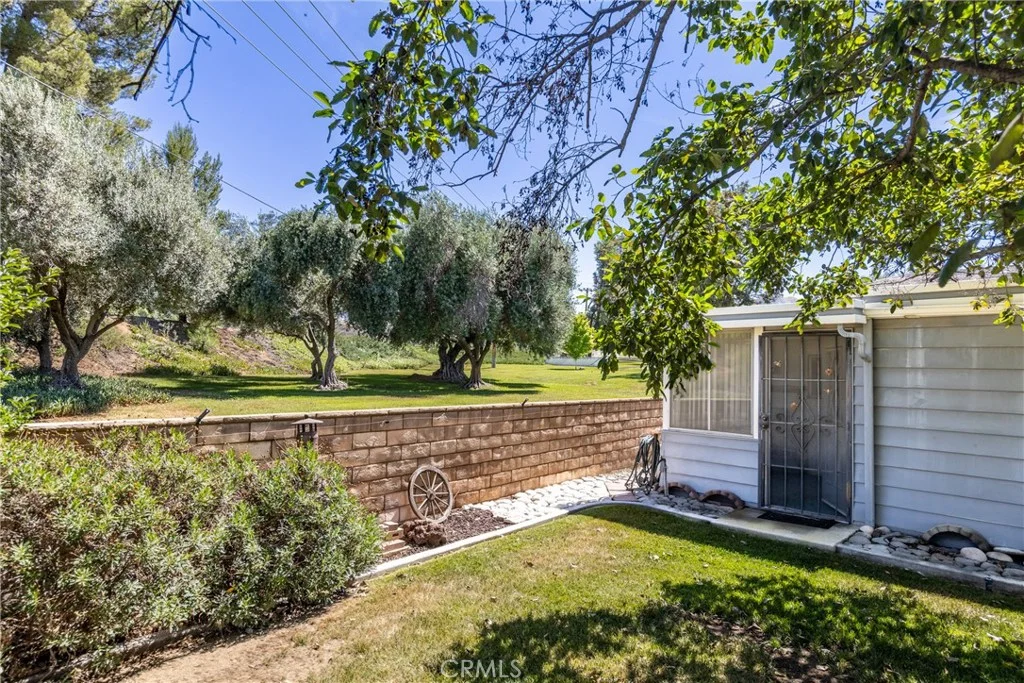 9401 Sharondale Rd, Calimesa, CA 92320