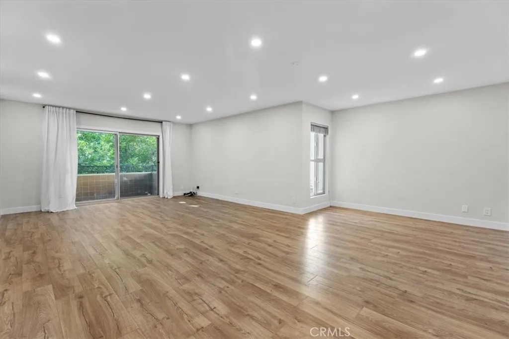 Additional image 6 of 6752 Hillpark Unit 303, Los Angeles, CA 90068