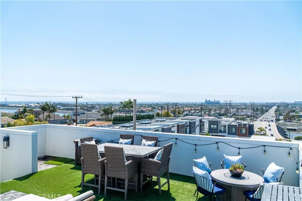 Additional image 127 of 2105 Two Harbors Circle, Costa Mesa, CA 92627