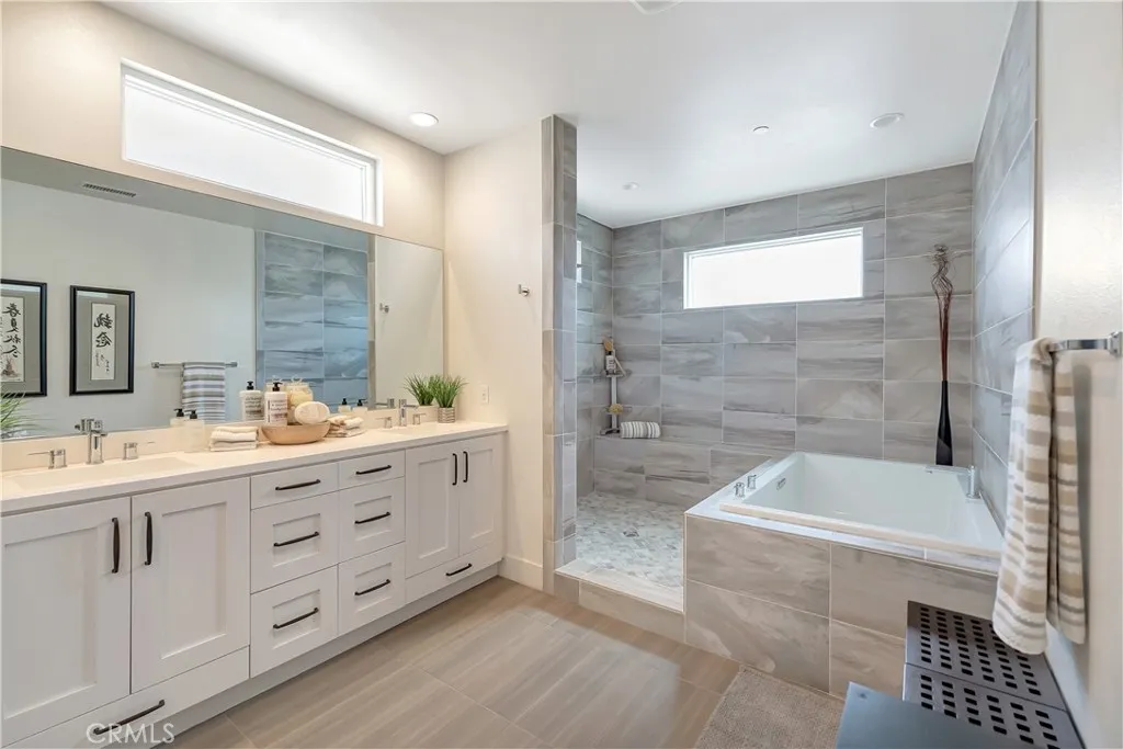 Additional image 103 of 2105 Two Harbors Circle, Costa Mesa, CA 92627