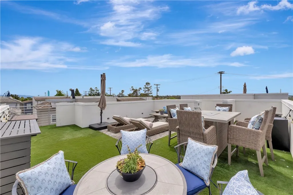 Additional image 112 of 2105 Two Harbors Circle, Costa Mesa, CA 92627